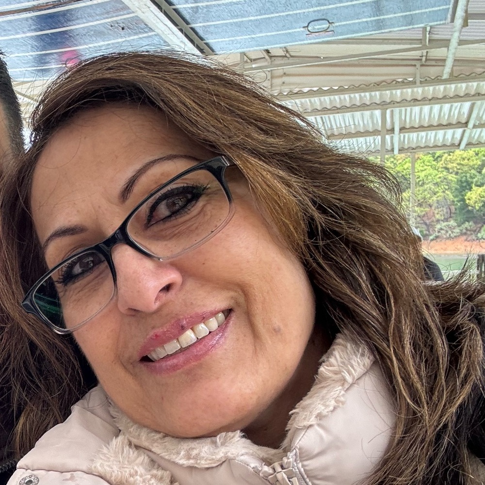 Meet your Posher, Estela